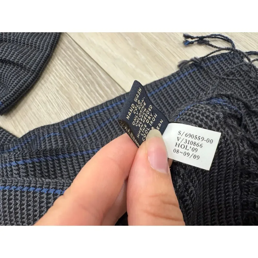 Bannana Republic Grey and Blue Wool scarf